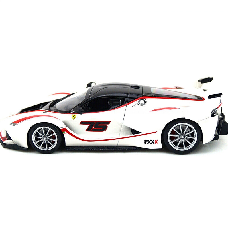 Машина Bburago Ferrari FXX K 1:24 белый 18-26301 машина bburago 1 24 ferrari 488 pista 18 26026