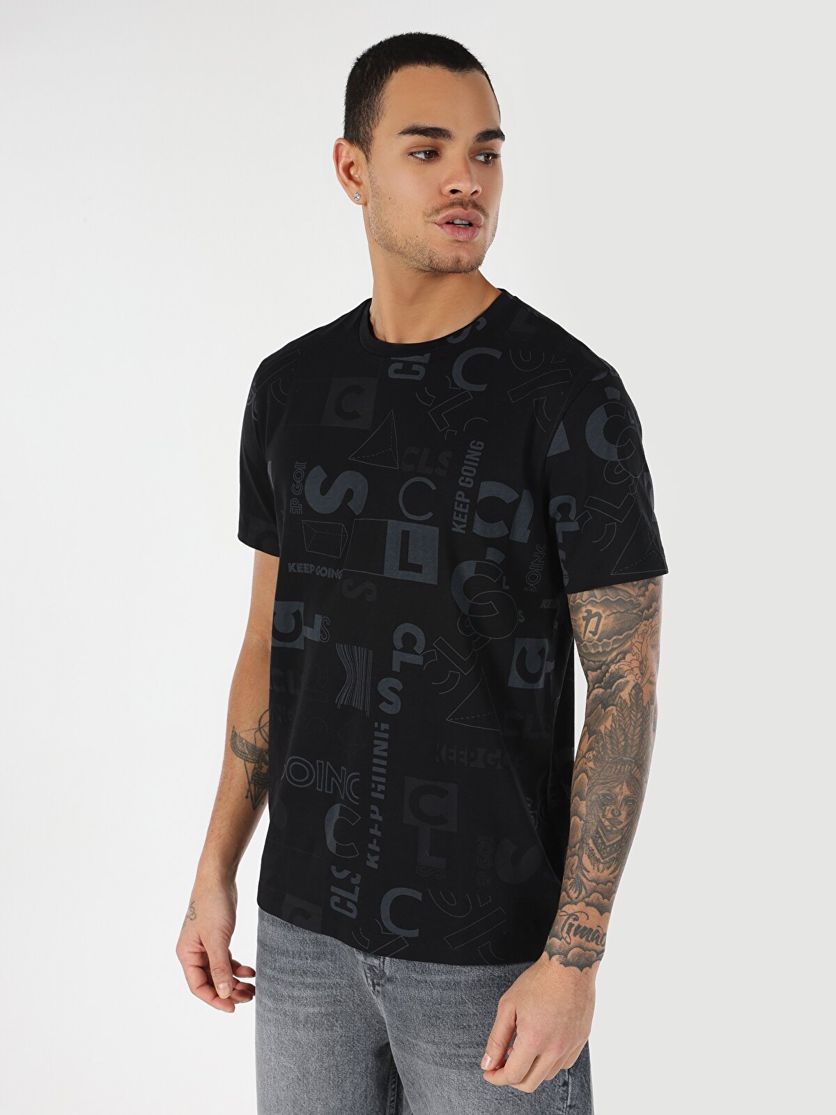 

Футболка мужская Colin's CL1057057_Q1.V1_BLK разноцветная XL, CL1057057_Q1.V1_BLK