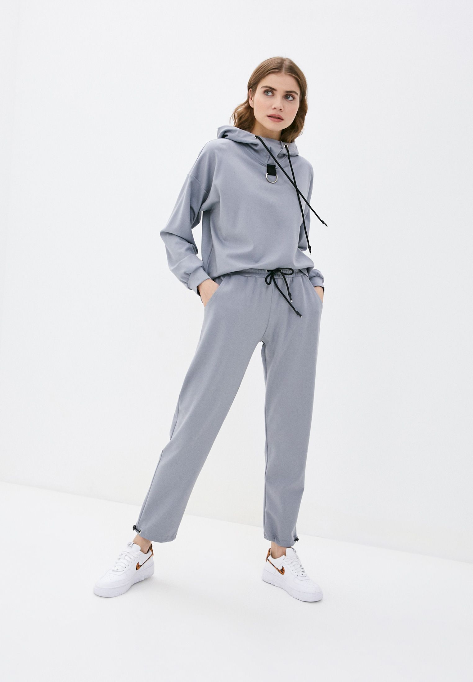

Костюм женский MALAEVA Z-SS1019 серый M/L, Z-SS1019