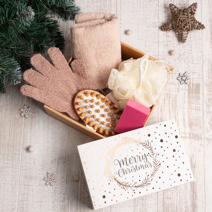 

Подарочный набор "Merry Christmas" полотенце 30х60 см и банные акс.(3 предм)