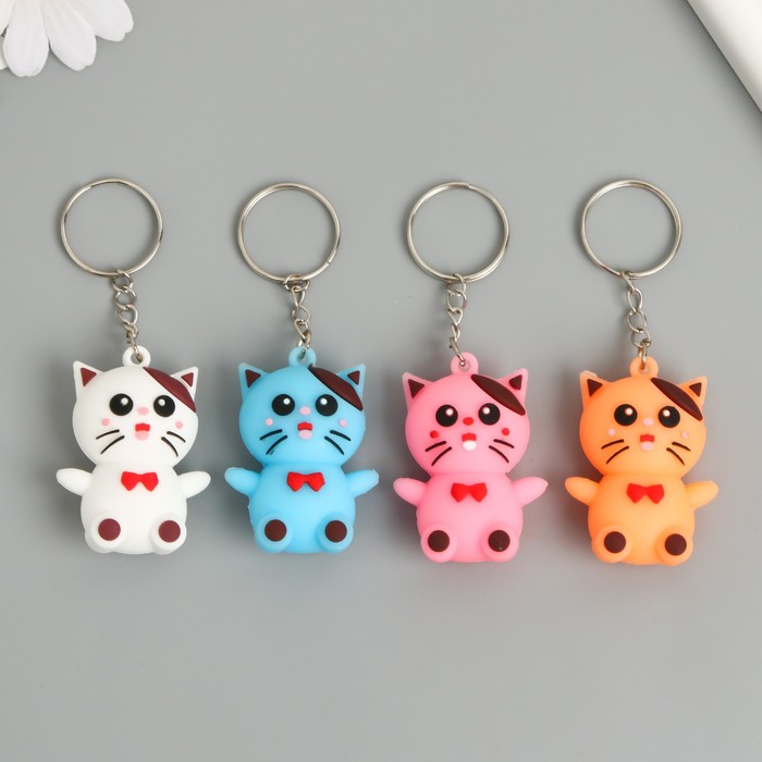 

Брелок резина "Кот в бабочке" МИКС 4х3х1,5 см (12 шт.), Разноцветный