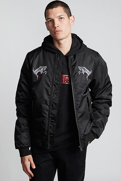 

Куртка мужская Element Go East Souvenir Jkt Flint Black S1JKC4-ELP0 черная S INT, Go East Souvenir Jkt Flint Black S1JKC4-ELP0