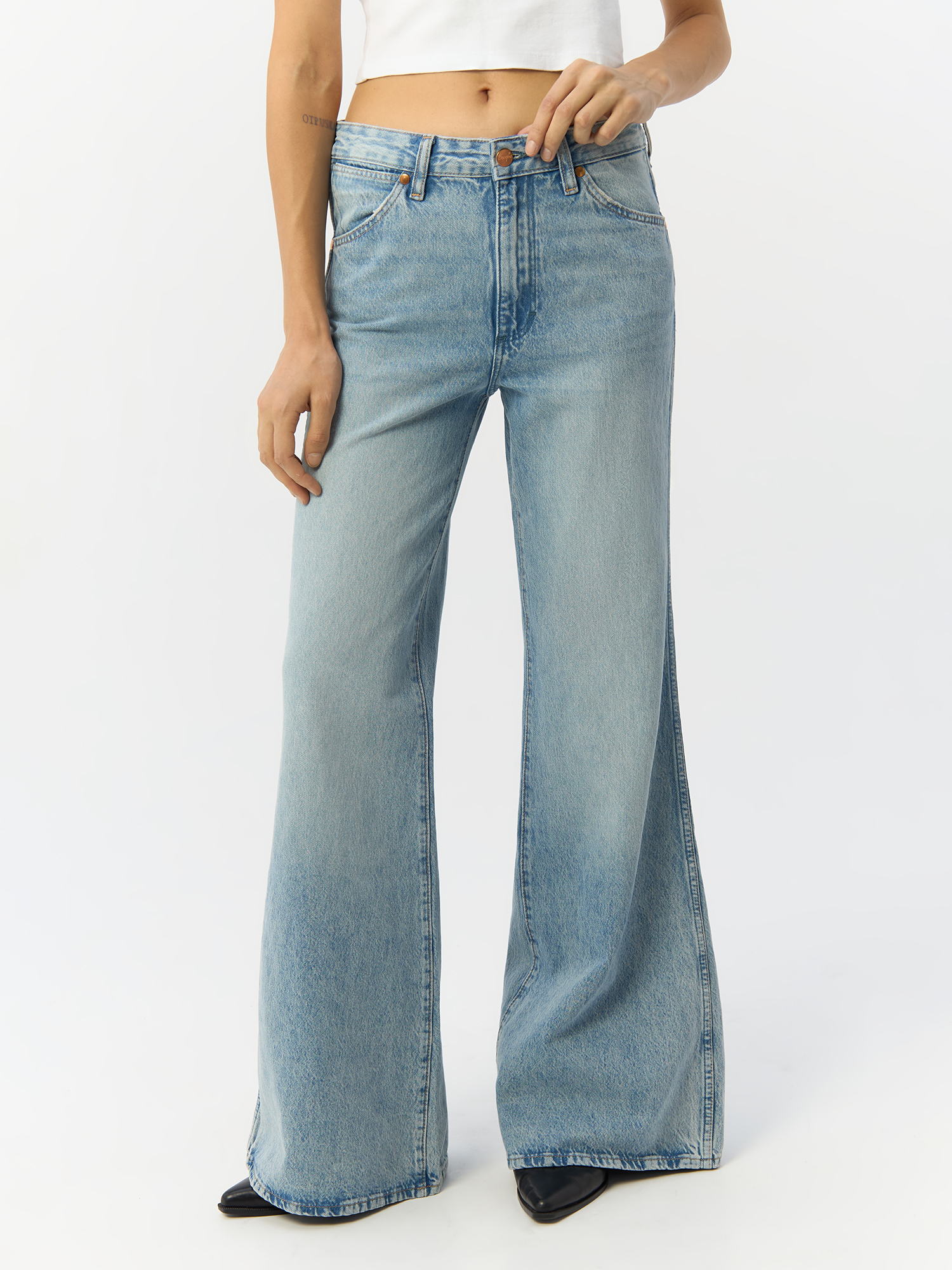 

Джинсы женские Wrangler 112332367 голубые 30/32, Голубой, 112332367