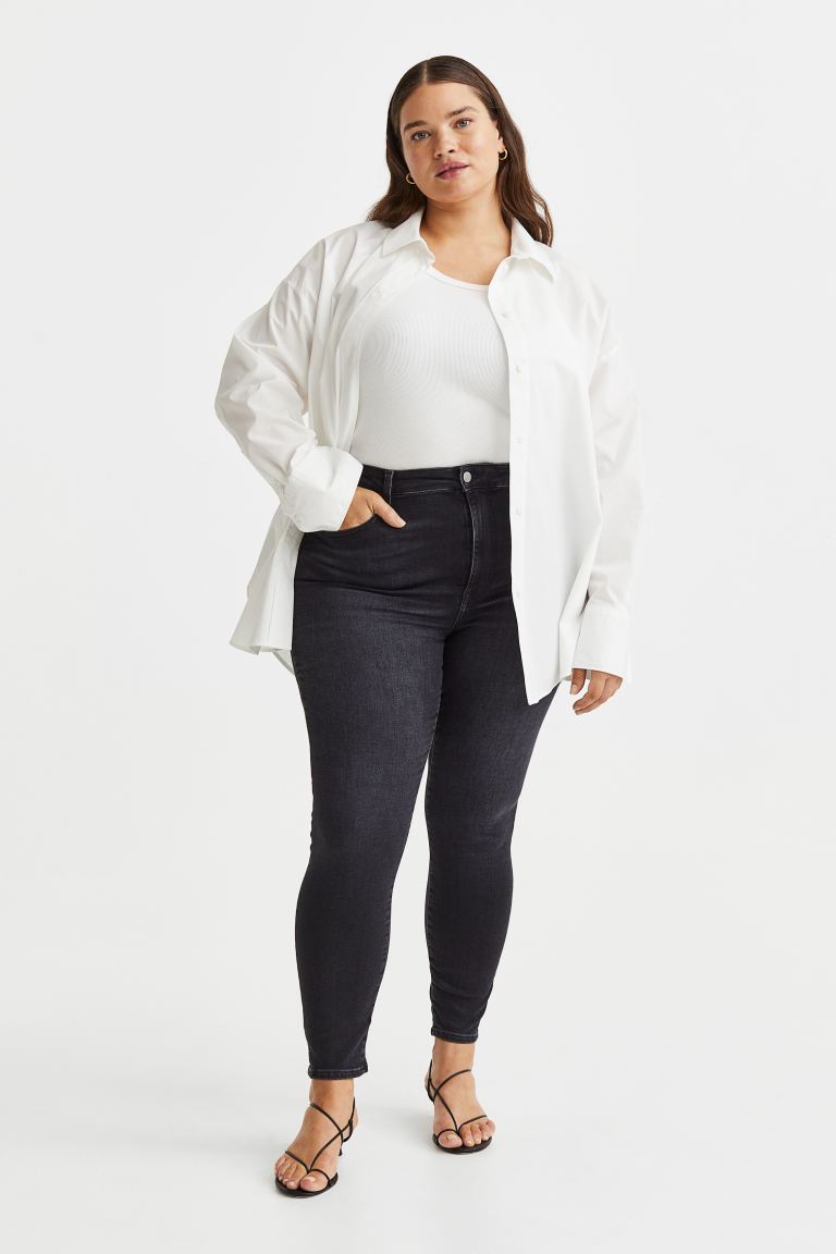 

Джинсы женские H&M 1044626014 черные 3XL (доставка из-за рубежа), Черный, 1044626014