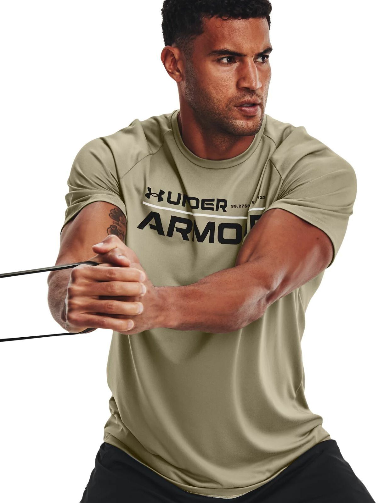 

Футболка мужская Under Armour 1370538-037 бежевая SM, 1370538-037