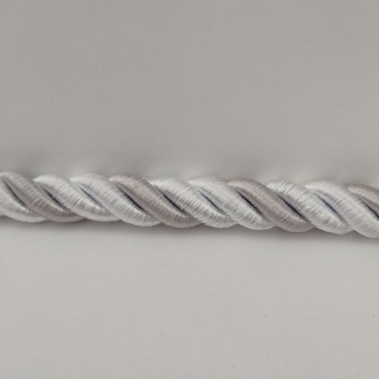 

Шнур декоративный idealtex Ш-10-0.2 , длина 10 м, диаметр 12 мм, Белый;серый, 0.2