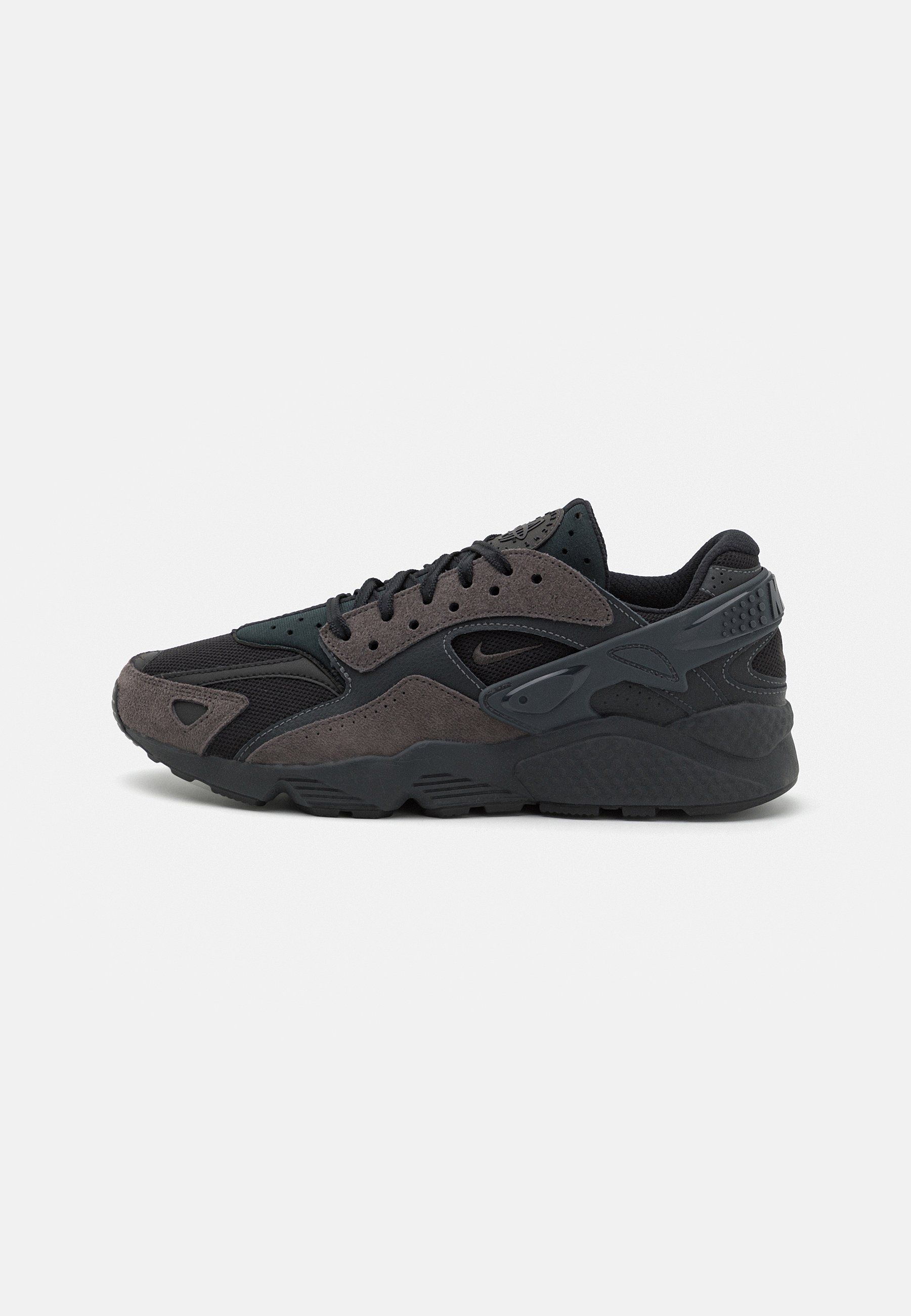 

Кроссовки мужские Nike AIR HUARACHE RUNNER черные 44 EU, Черный, AIR HUARACHE RUNNER