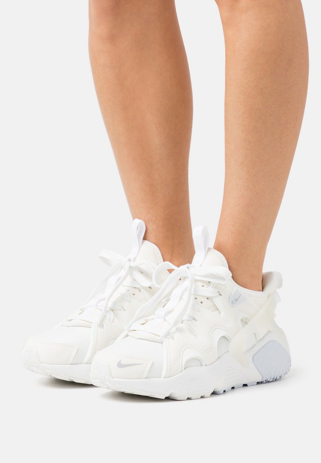 

Кроссовки женские Nike AIR HUARACHE белые 41 EU, Белый, AIR HUARACHE