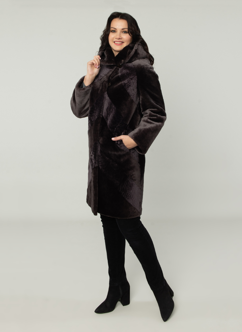

Пальто женское Alfafur 57350 серое 52 RU, 57350