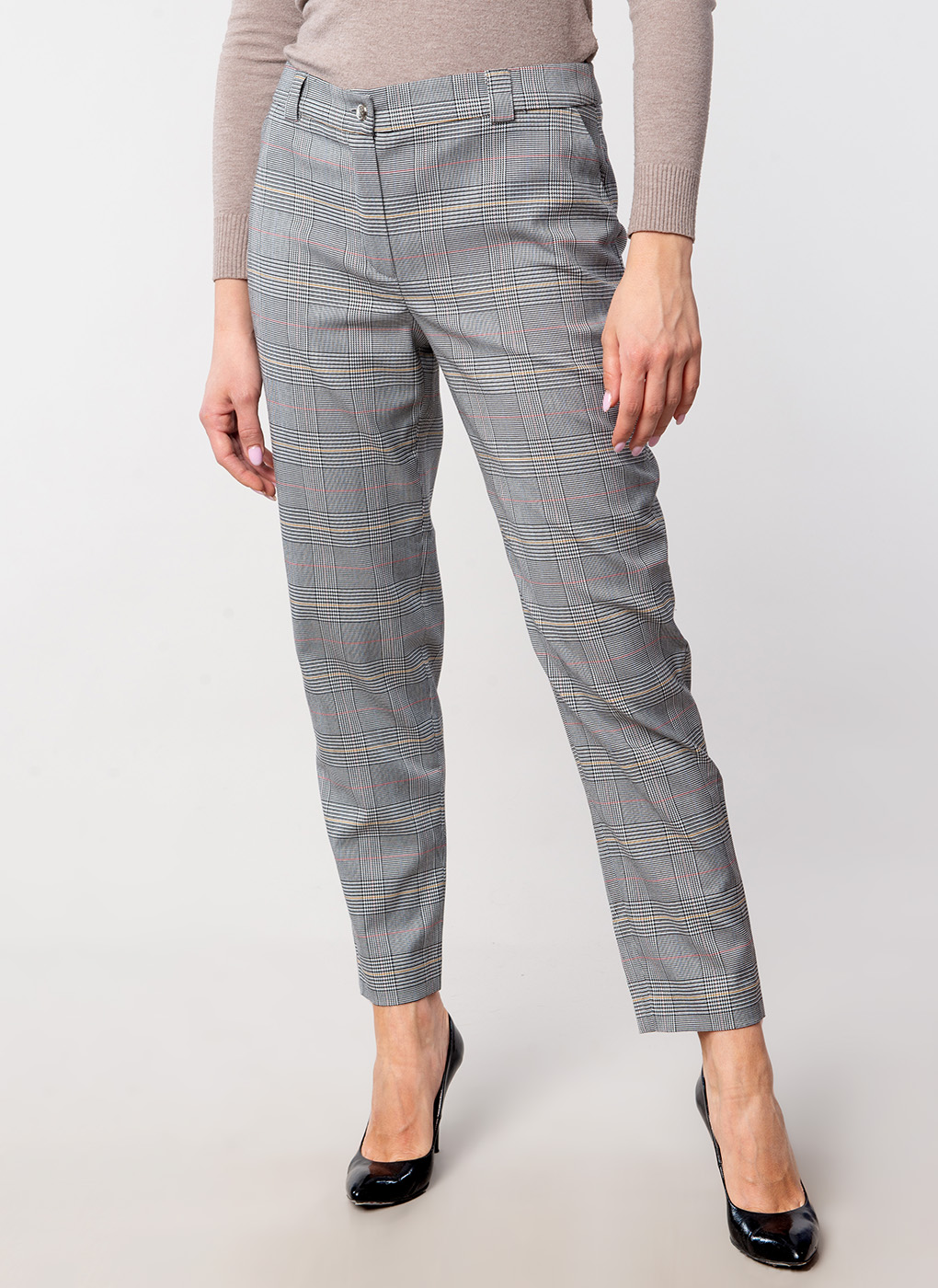 

Брюки женские Avelontailor 56140 серые 42 RU, 56140