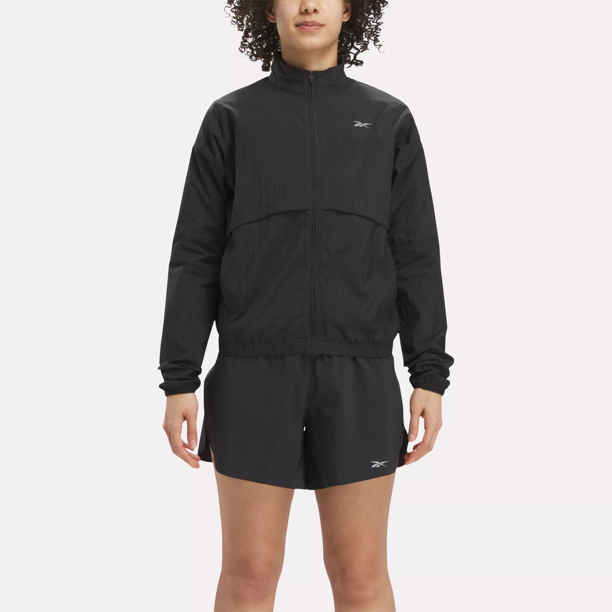 

Ветровка женская Reebok 100034929 черная S, Черный, 100034929