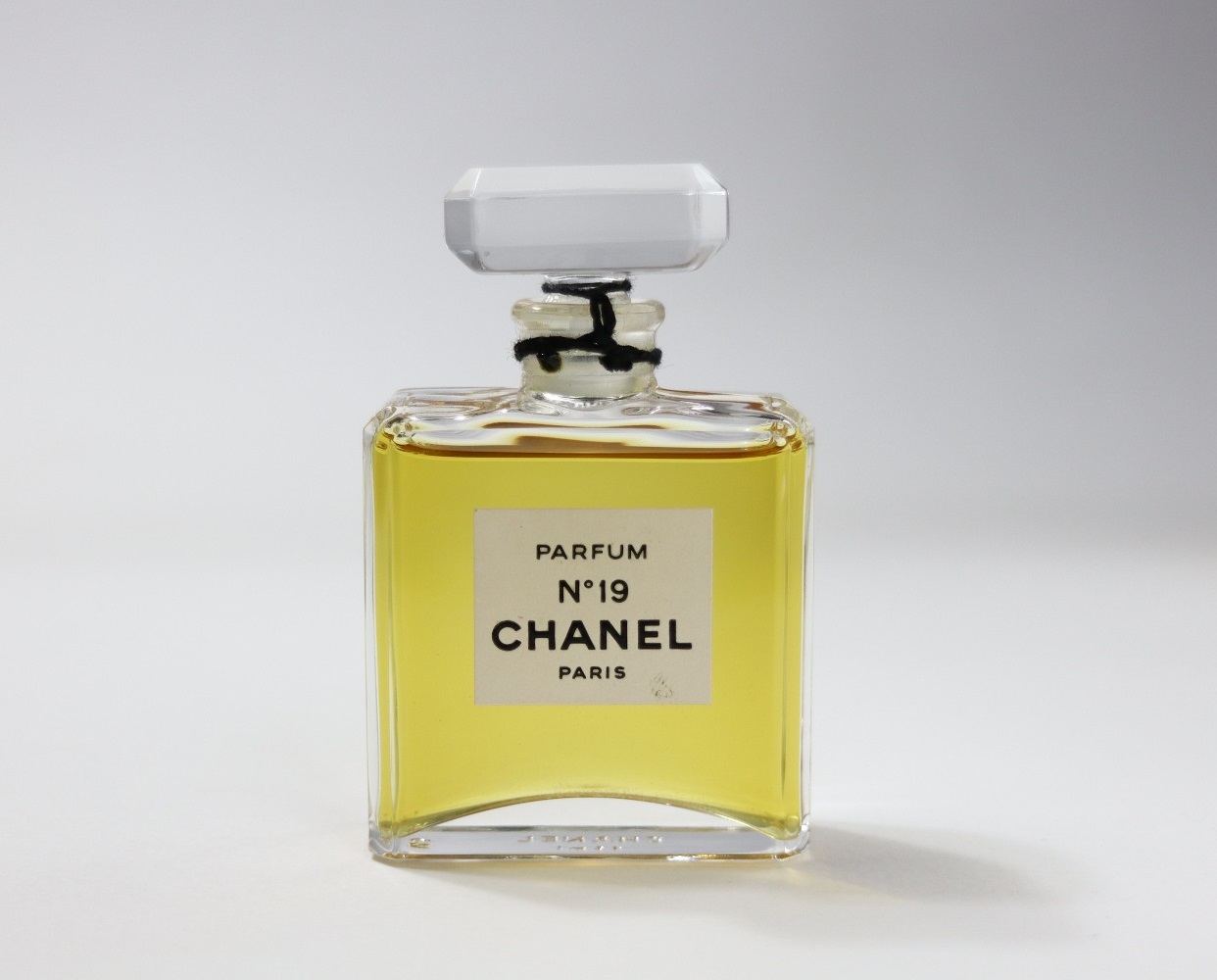 

Духи Chanel женские №19 14 мл, Chanel No 19