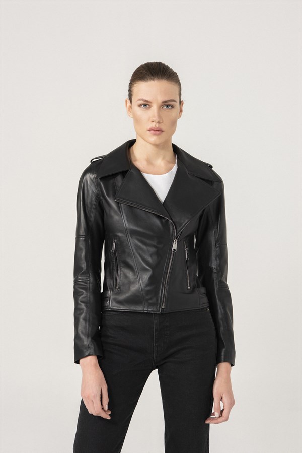 

Куртка женская Black Noble 44 черная M (товары доставляются из-за рубежа), 44