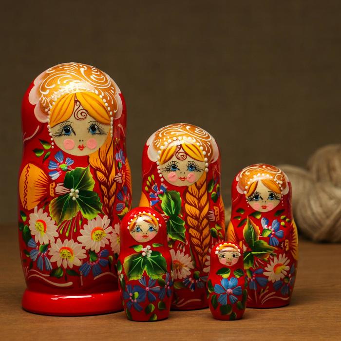 

Sima-land "Ромашки" с косой, красная, 5 кукол