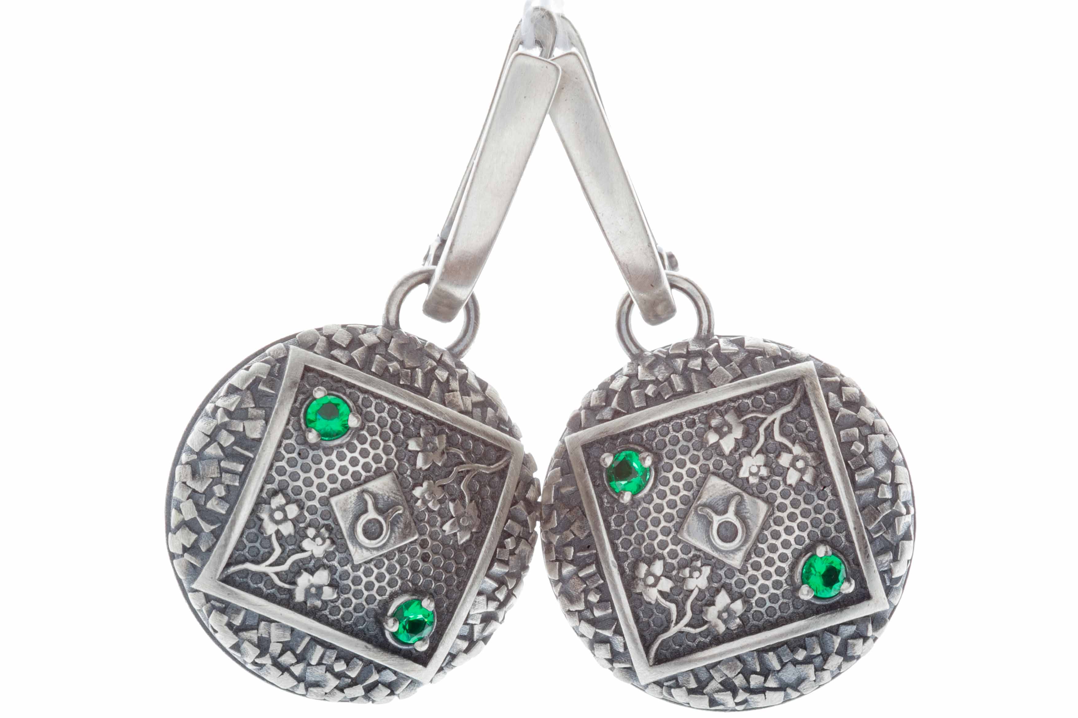 

Серьги из серебра Diviy Любовь Тельца, изумруд искусственный, Любовь Тельца