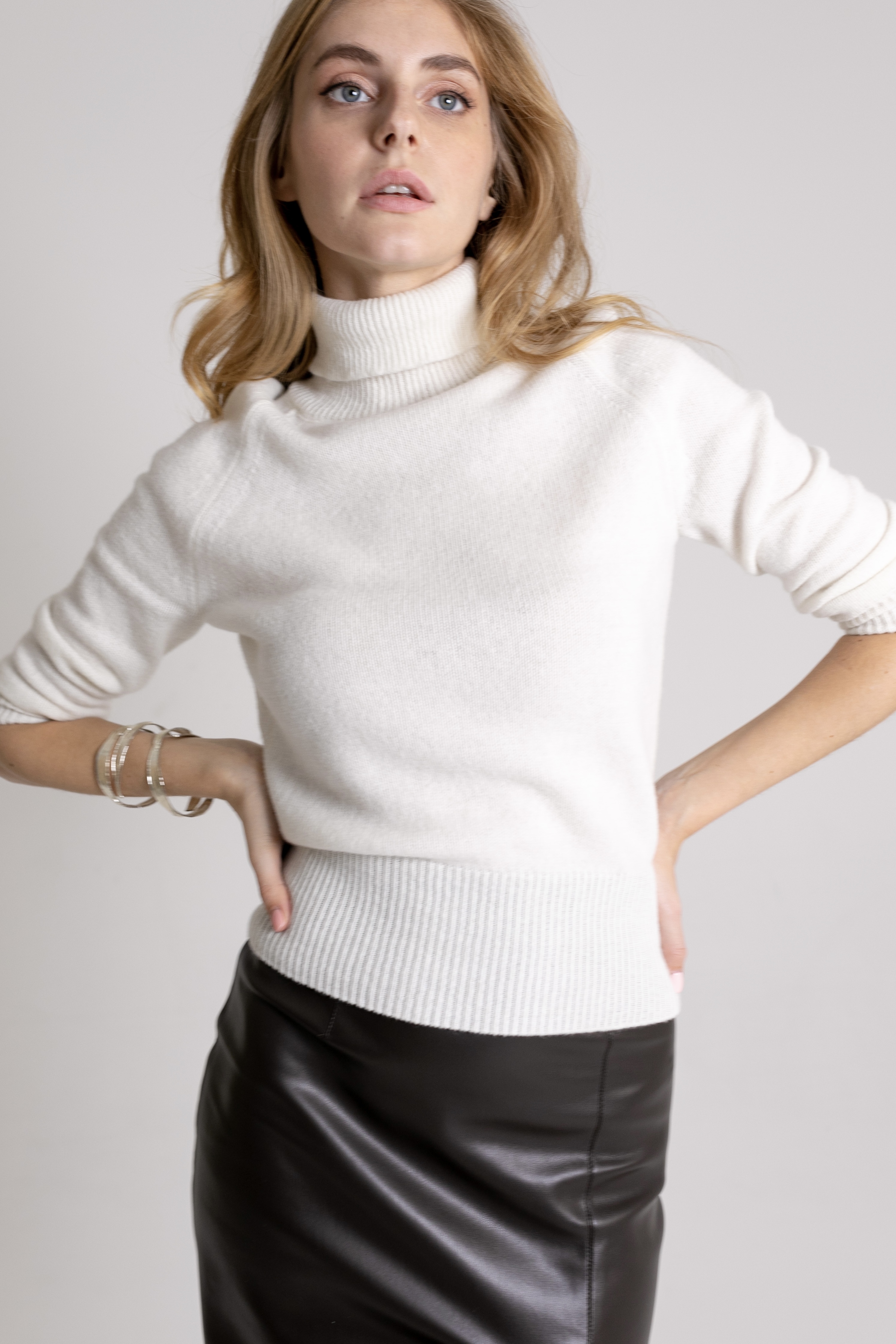 

Водолазка женская BonnyWool BW00218-1 белая M/L, Белый, BW00218-2