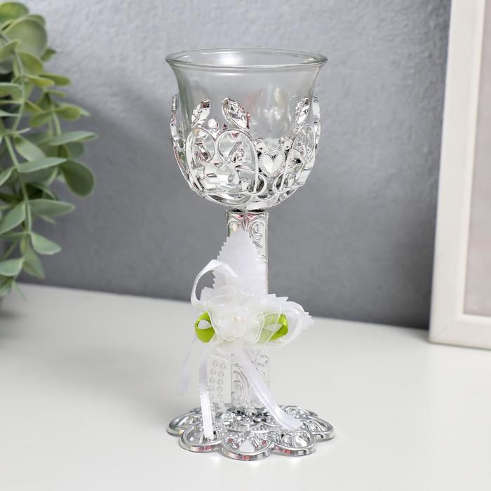 

Подсвечник стекло, пластик на 1 свечу "Сердцебиение" бокал на ножке серебро 14,5х6х6 см, Прозрачный