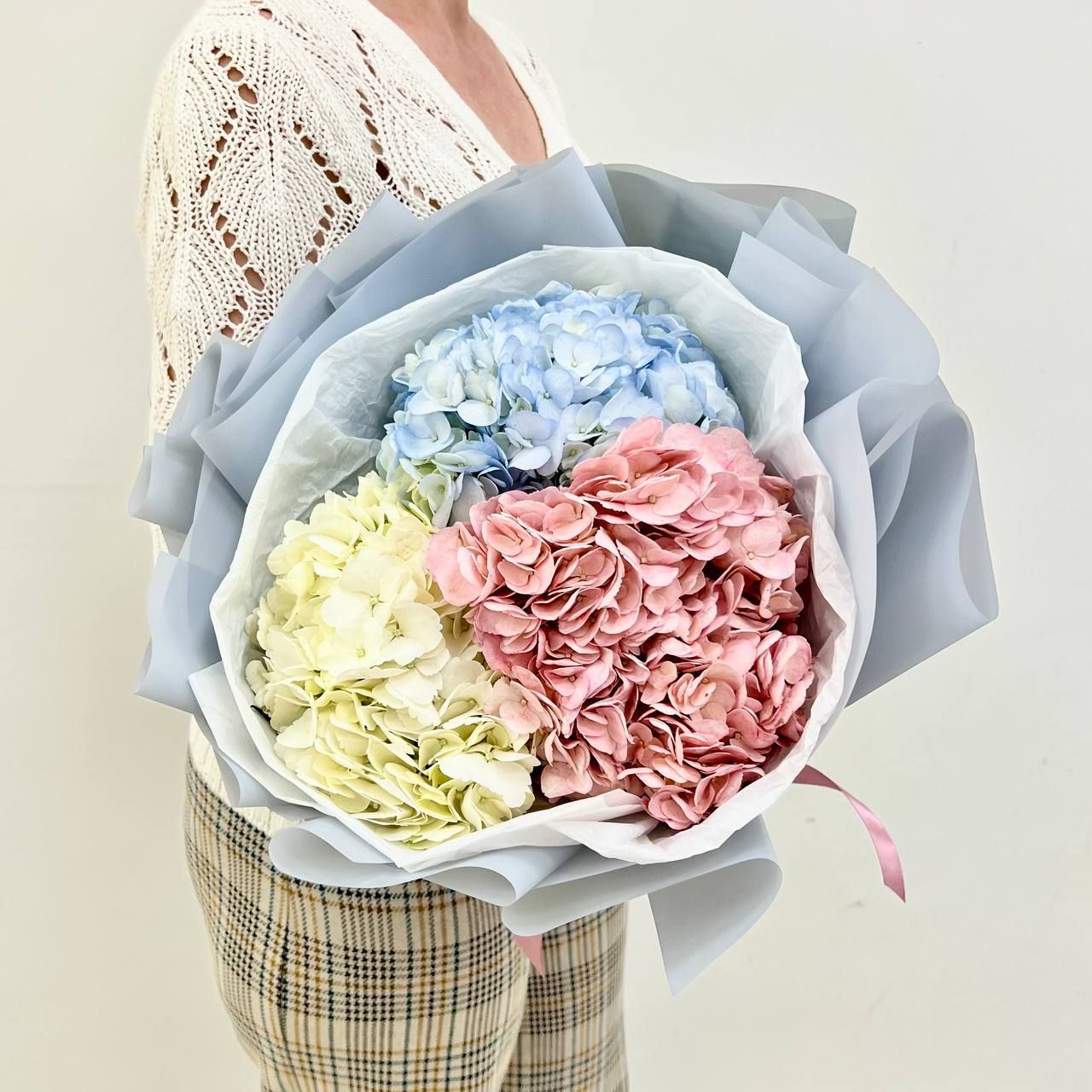 

Букет цветов Лэтуаль Flowers гортензия 45 см розовый, Гортензии