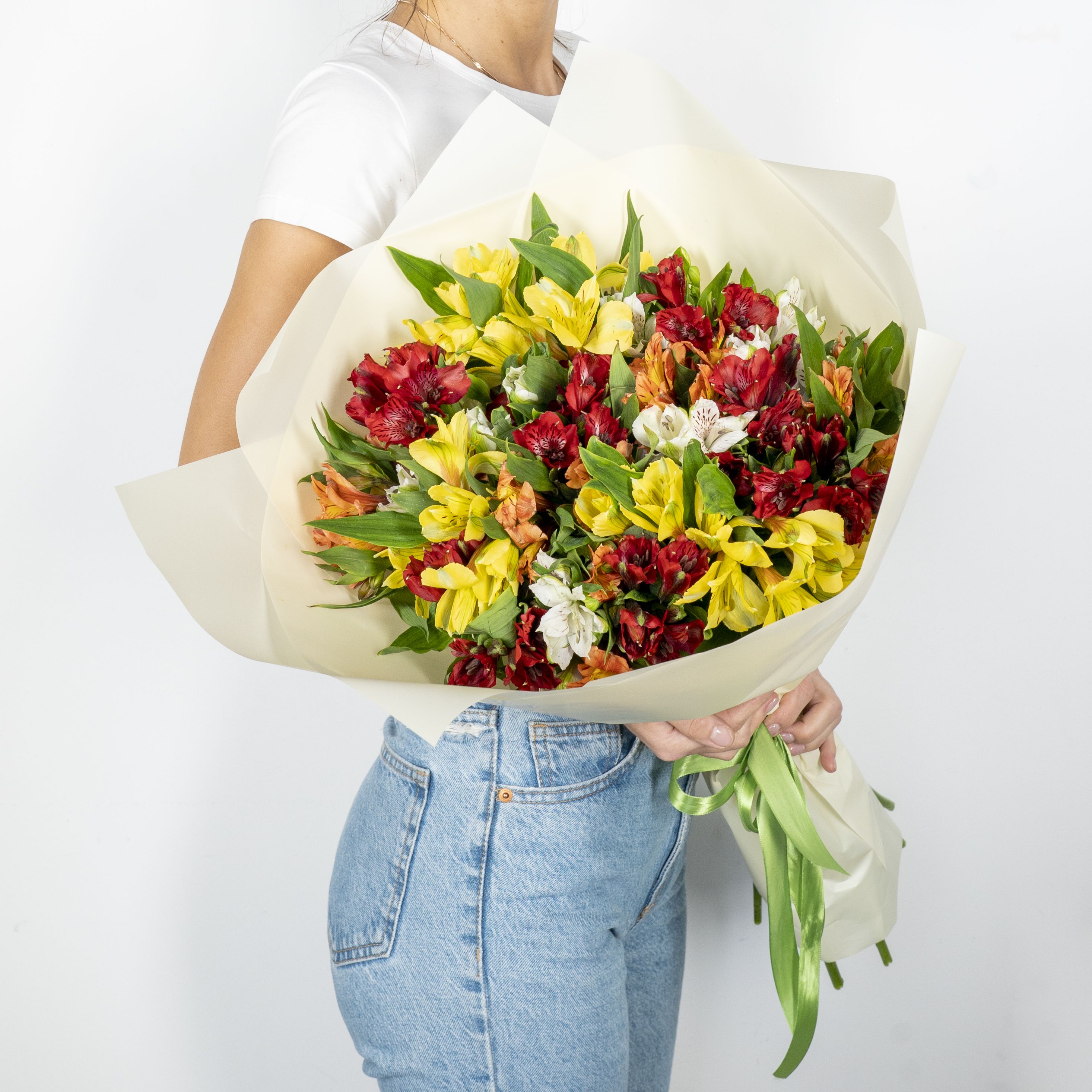 

Цветочная композиция Лэтуаль Flowers Альстромерии FLW000868, 25 шт разноцветный, Альстромерии