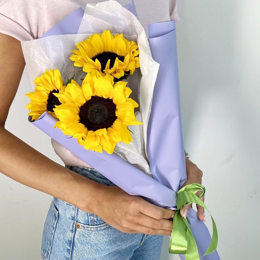 

Букет цветов Лэтуаль Flowers Подсолнухи FLW000965, 3 шт желтый цвет, Подсолнухи