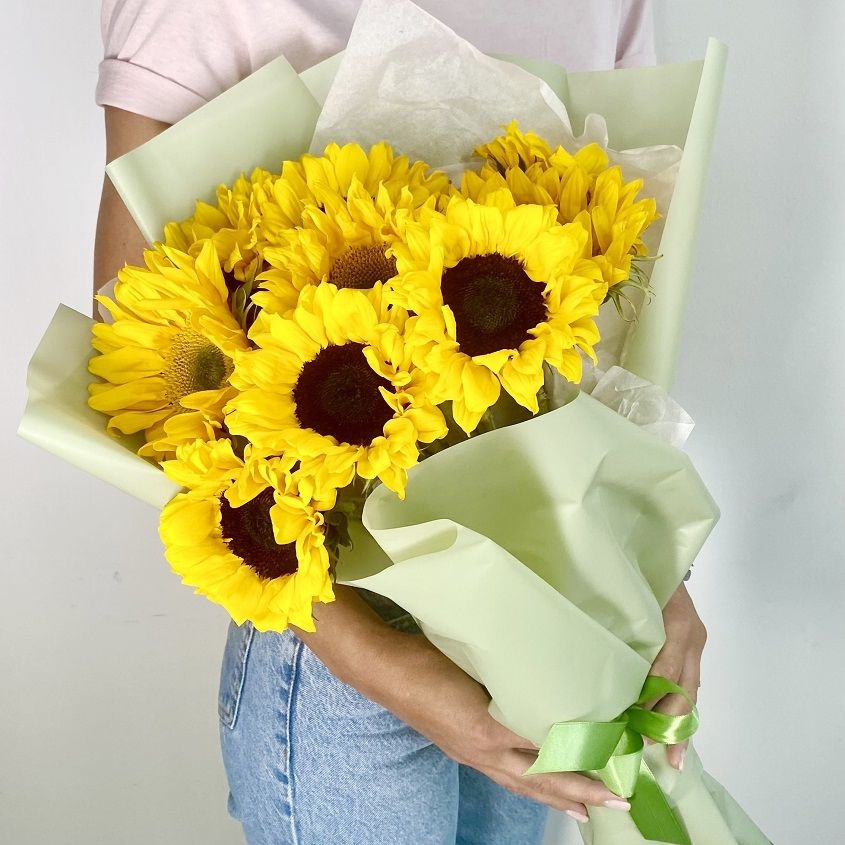 

Букет цветов Лэтуаль Flowers Подсолнухи FLW000968, 9 шт желтый цвет, Подсолнухи