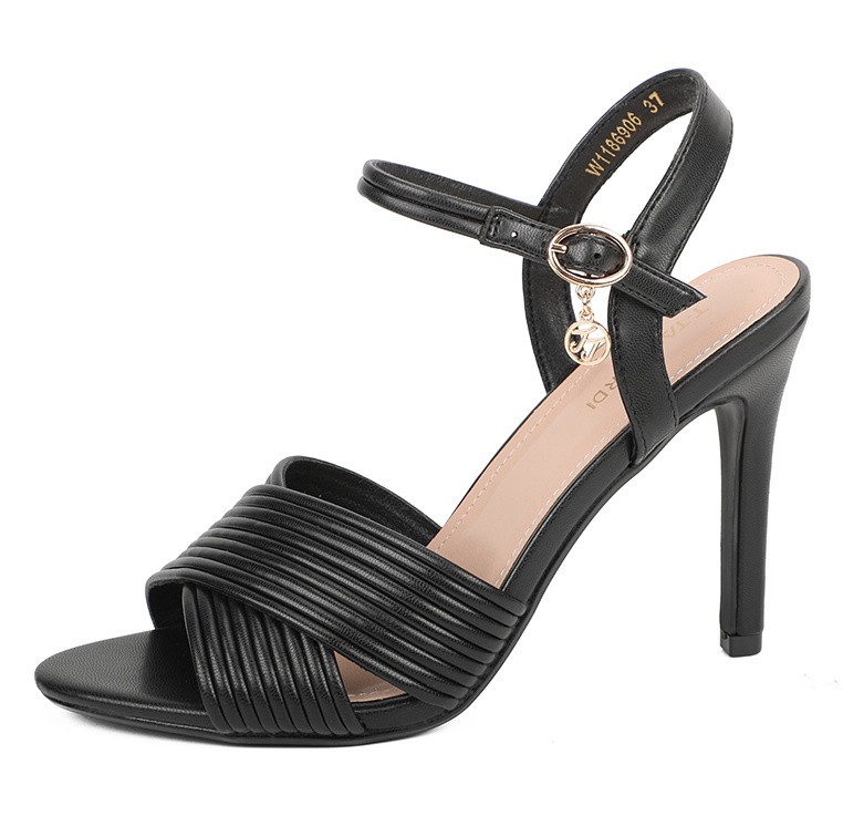 

Босоножки женские T.Taccardi 228289 черные 40 RU, Черный, 228289