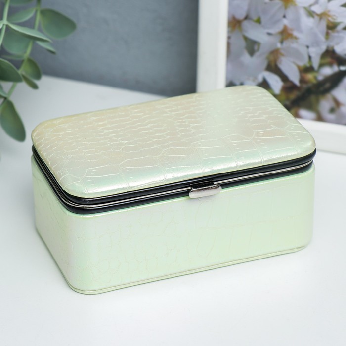 

Шкатулка кожзам для украшений "Рептилия. Жёлто-зелёный перламутр" 6х7х12 см