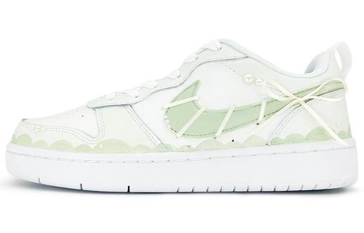

Кеды унисекс Nike Court Borough Low 2 GS белые 38 EU, Белый, Court Borough Low 2 GS