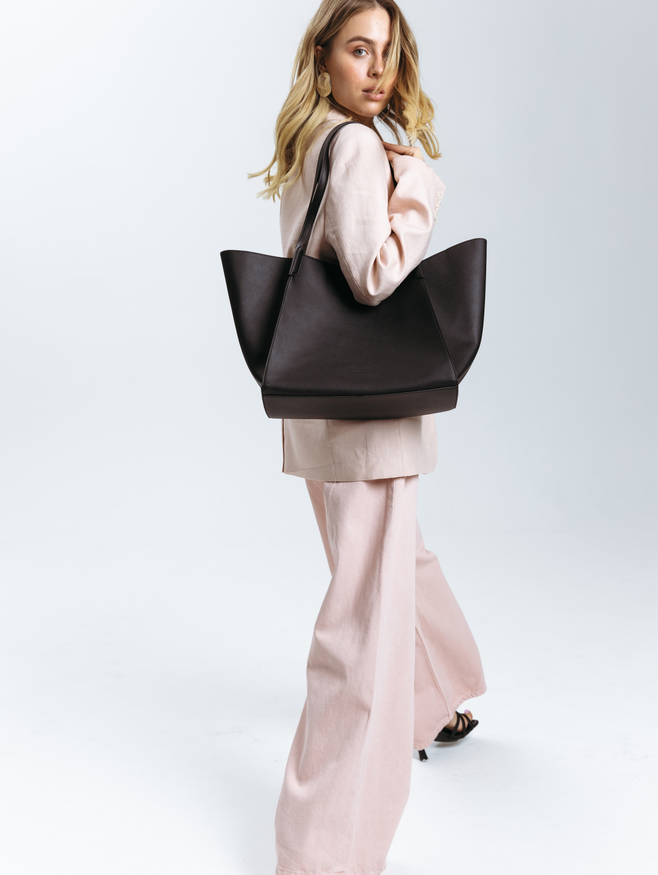 Сумка тоут женская nstcmoscow 3080 черная 3324₽