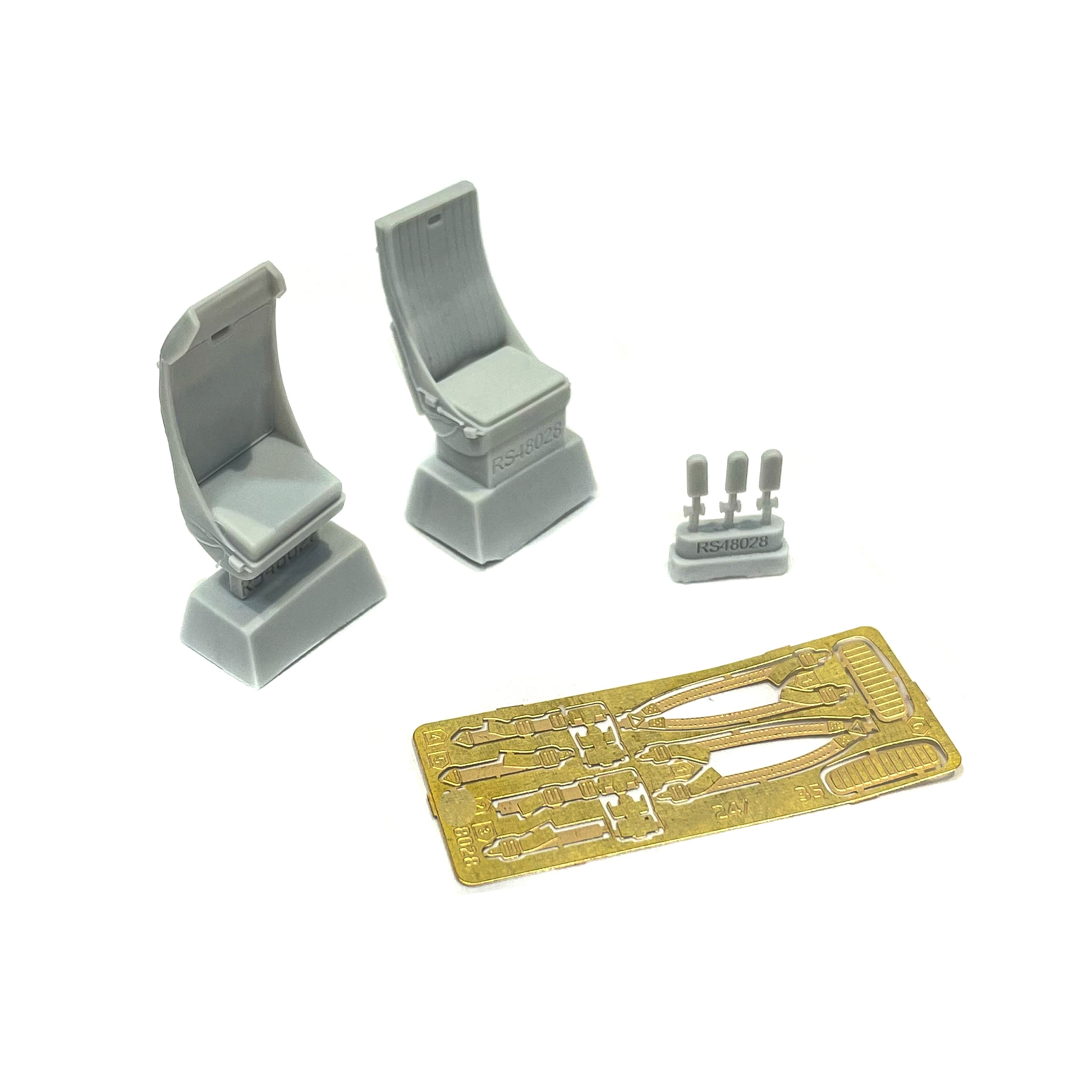 

Кресла Э.В.М. 1/48 пилотов для модели фирмы серии 4813 Звезда RS48028