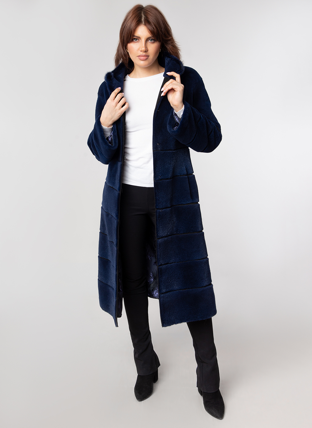 

Шуба женская Karolina babayan 50496 синяя 46 RU, 50496