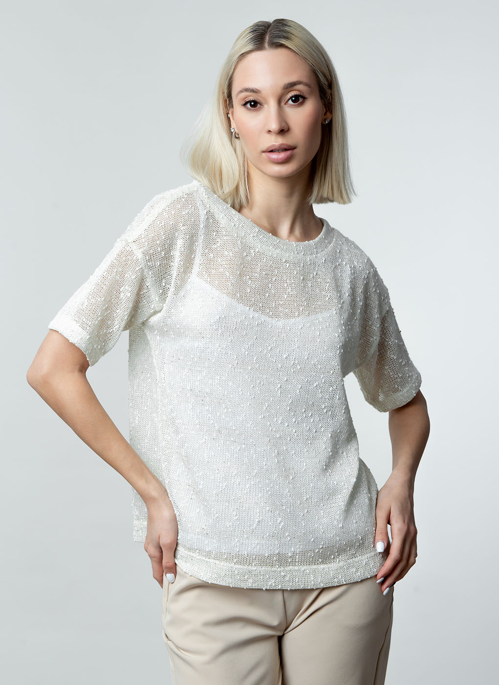 

Блуза женская Avelontailor 56130 бежевая 46 RU, 56130