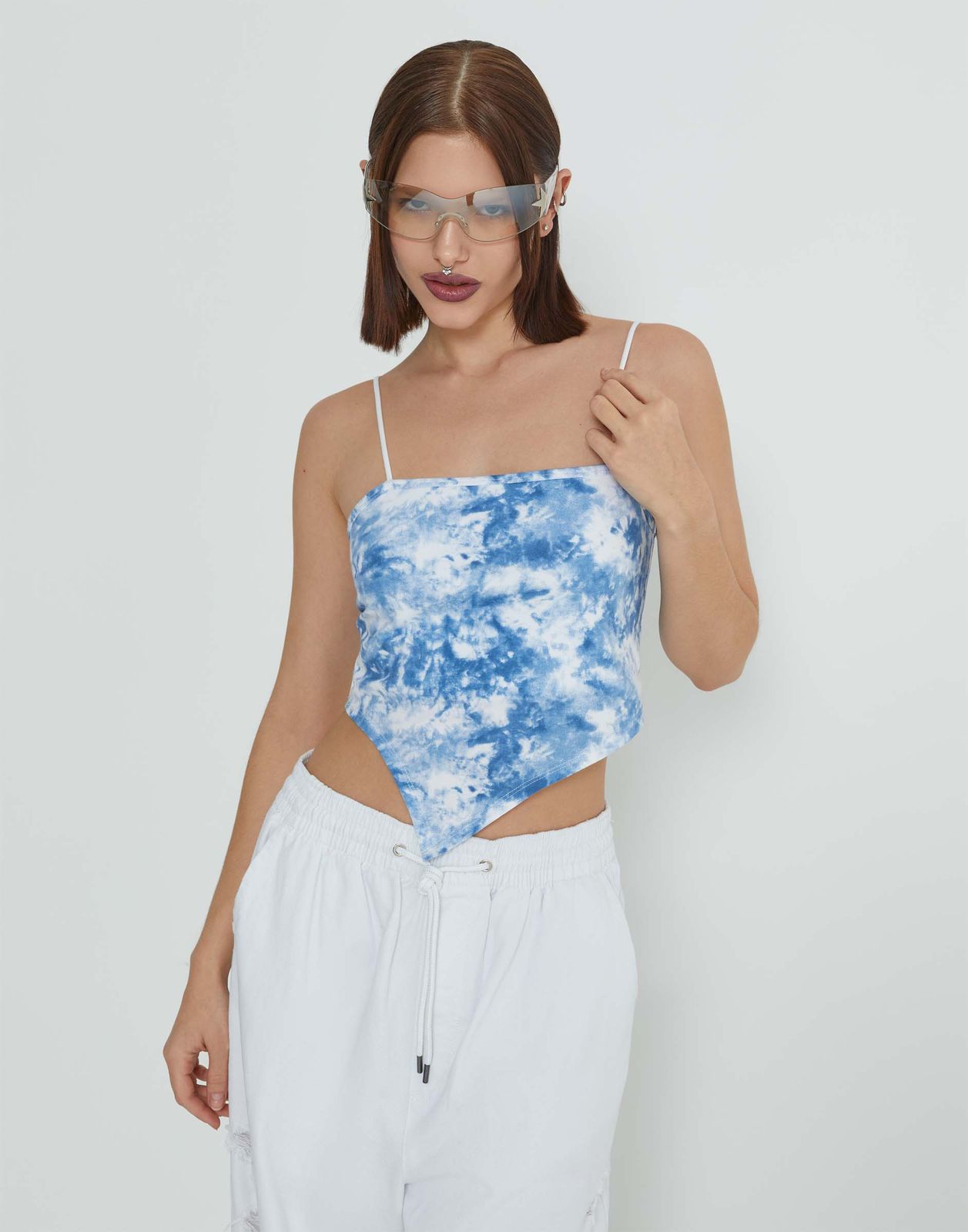 

Топ для девочки Gloria Jeans GTN004117 синий/белый 16-18л/170, GTN004117