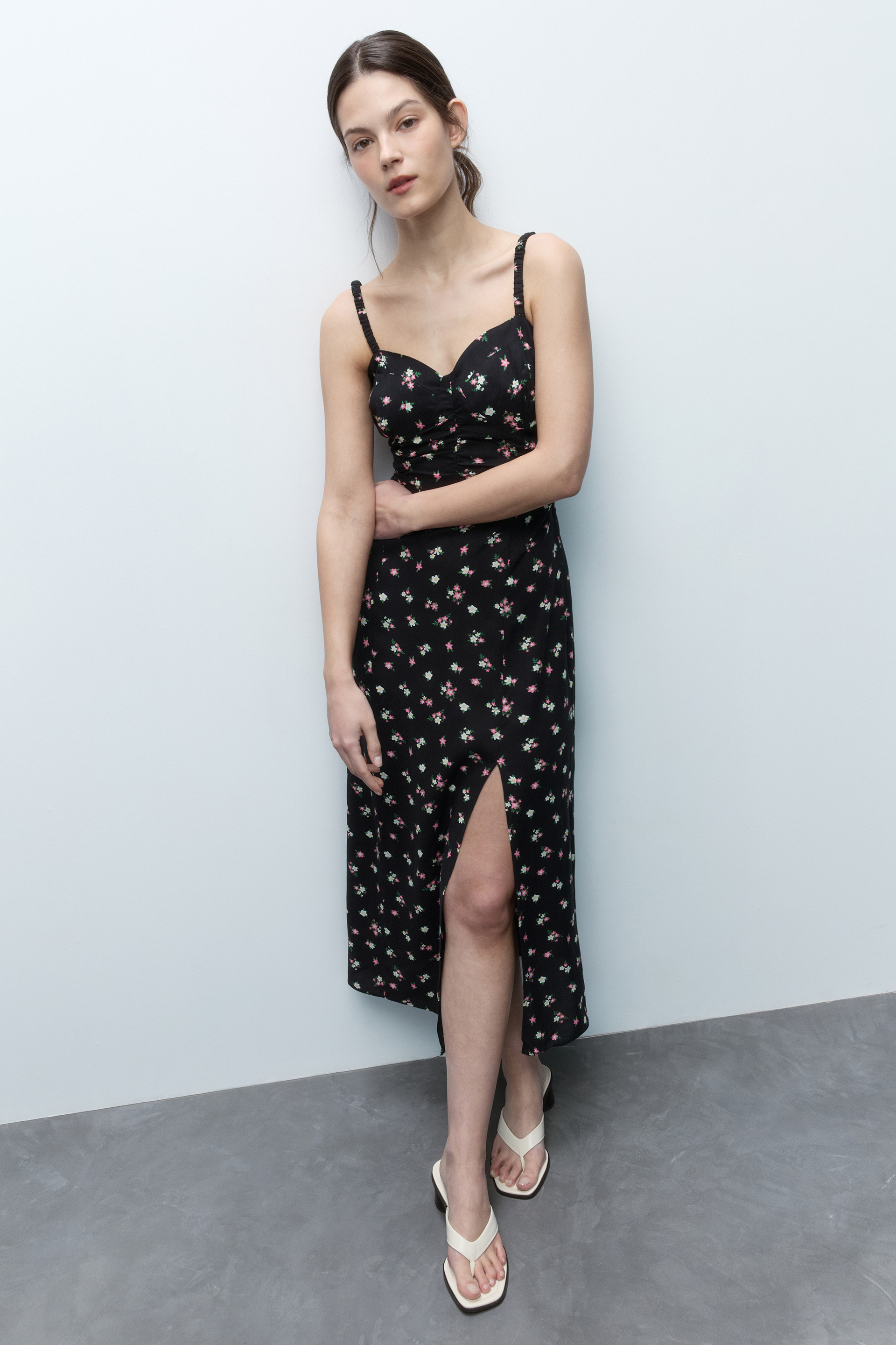 

Платье женское Befree 2421414060 черное L, Черный, 2421414060