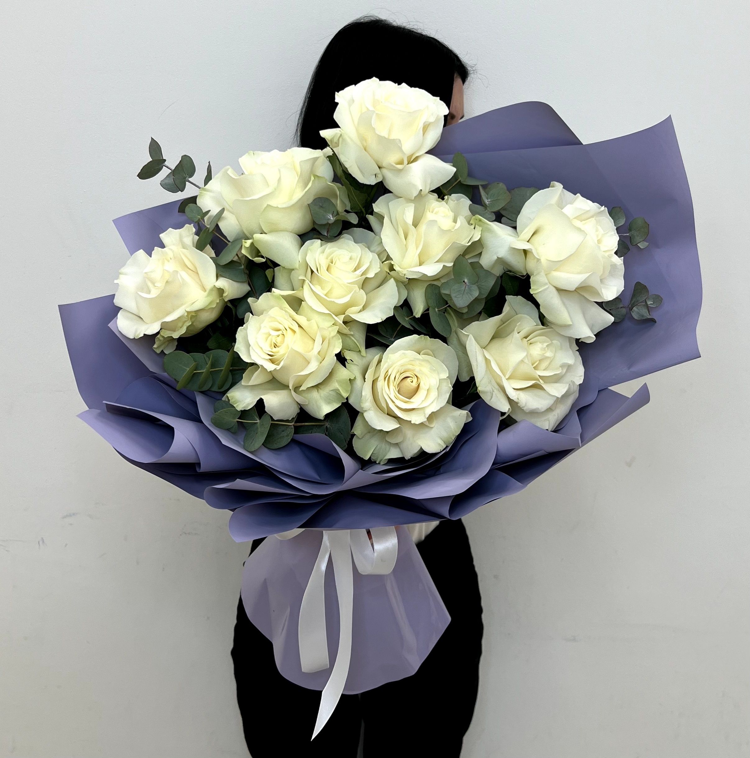 

Монобукет Лэтуаль Flowers роза 50 см 9 шт. белый Эквадор FLW001149, Эквадор