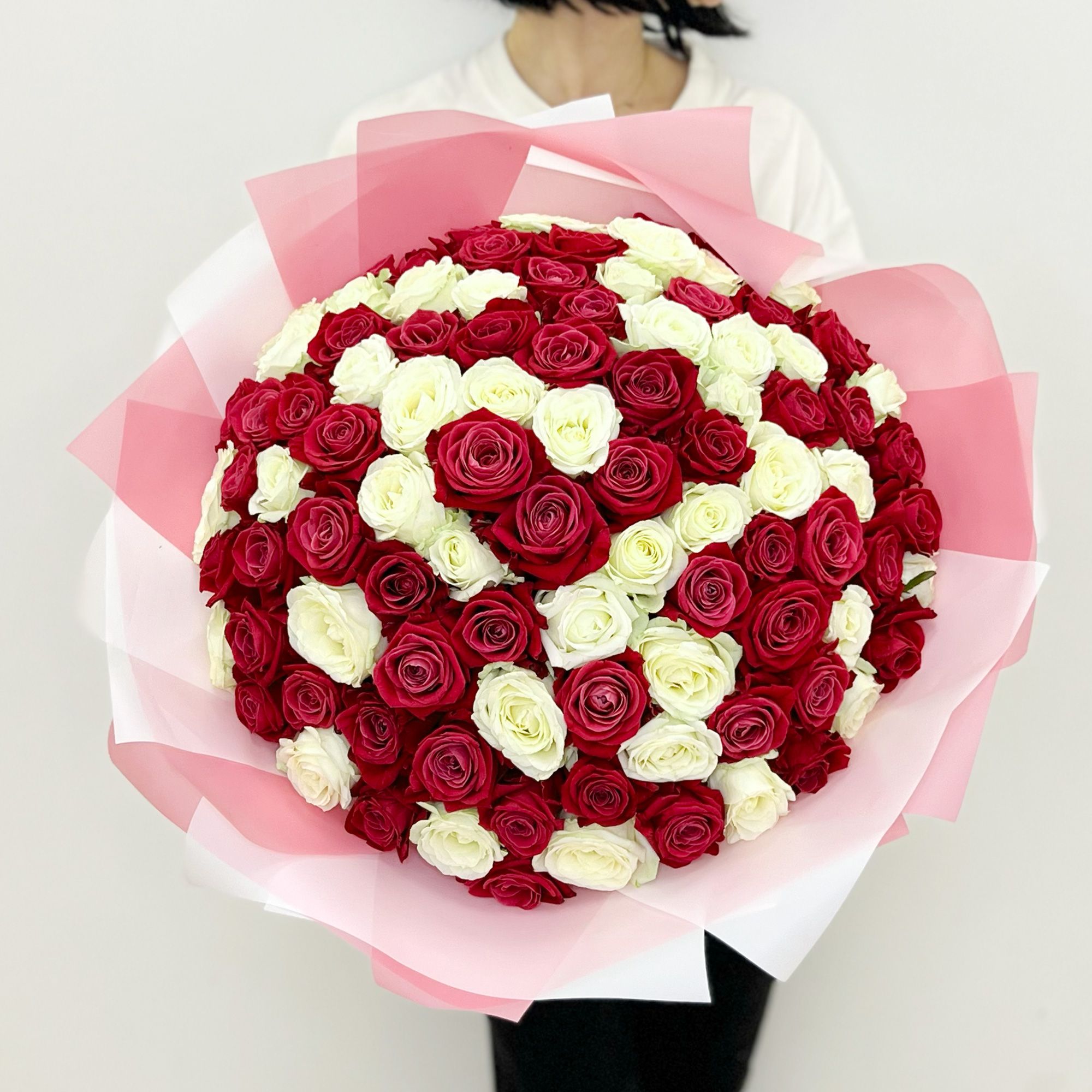 

Монобукет Лэтуаль Flowers роза 40 см 101 шт. розовый FLW001230, Шангрила