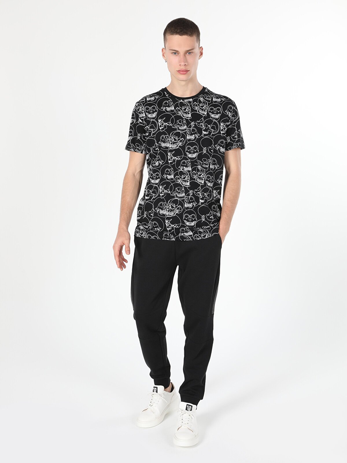 

Футболка мужская Colin's CL1059608_Q1.V1_BLK разноцветная S, CL1059608_Q1.V1_BLK