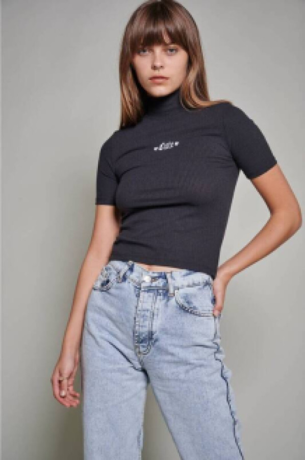 

Футболка женская Zechka ZCK0189 черная S, Черный, ZCK0189