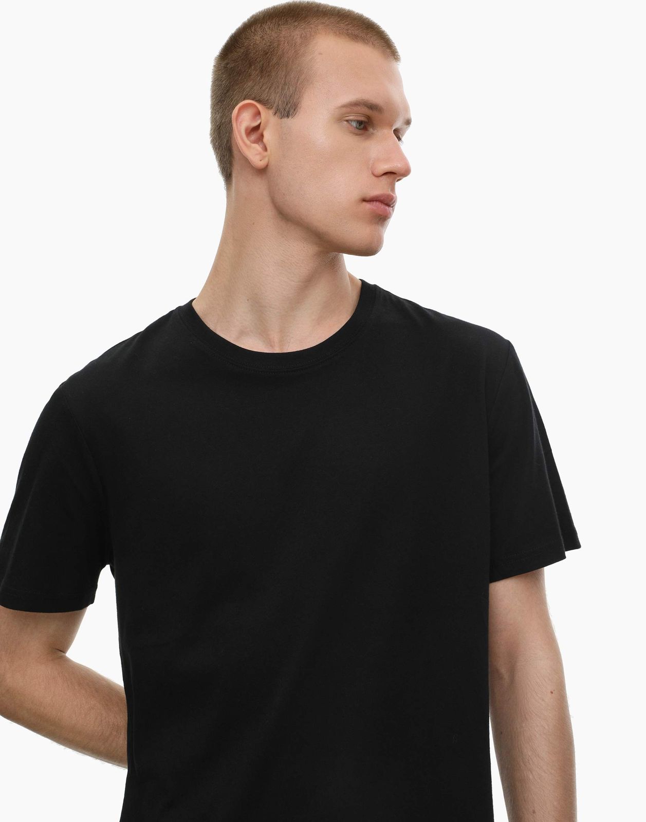 

Футболка мужская Gloria Jeans BKT012115 черная L/182, Черный, BKT012115