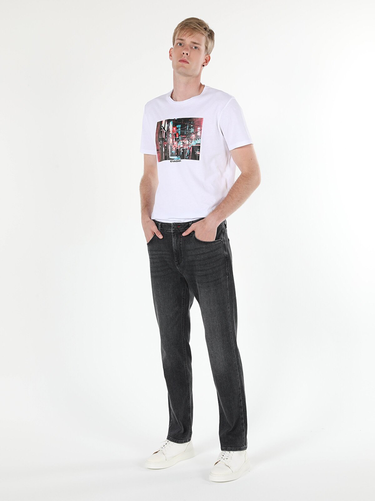 

Джинсы мужские Colin's CL1060498_Q1.V1_DN41439 голубые 31-32, CL1060498_Q1.V1_DN41439