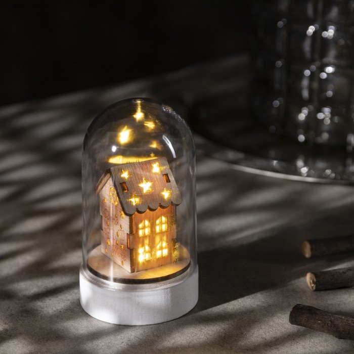 

Светодиодная фигура под куполом «Домик Санты» 6 × 9.5 × 6 см, свечение тёплое белое