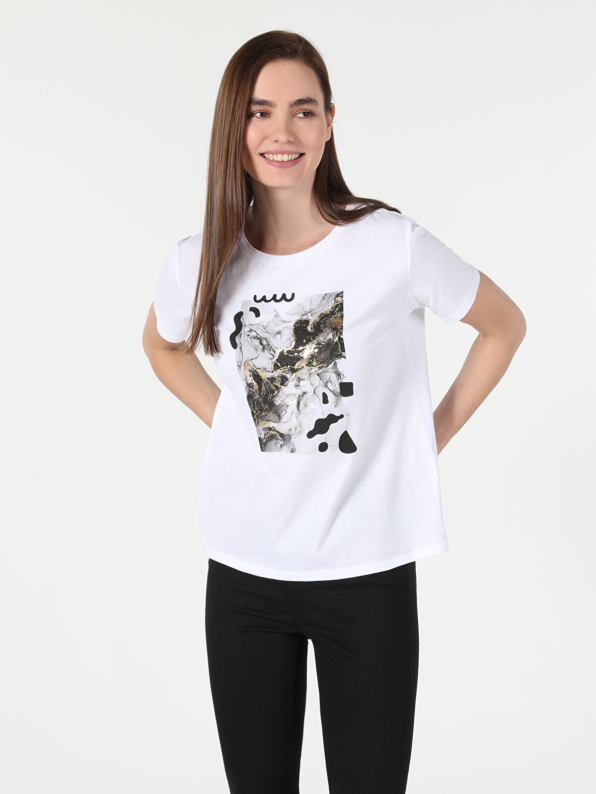 

Футболка женская Colin's CL1060609_Q1.V1_WHT белая M, CL1060609_Q1.V1_WHT