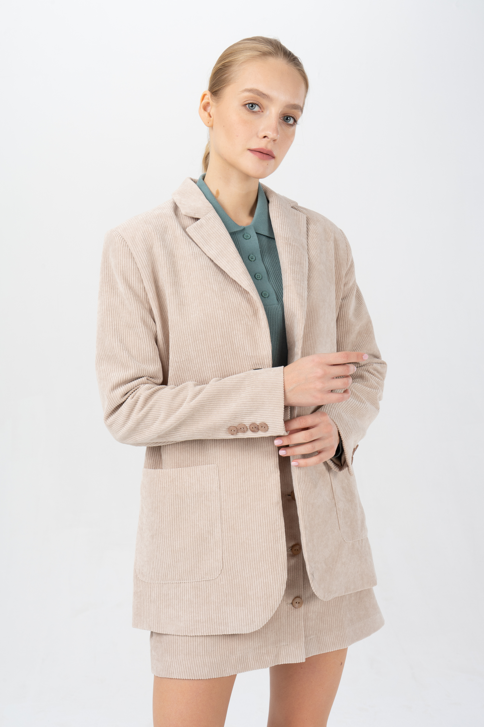 

Пиджак женский Ennergiia AW23-V04 бежевый 44 RU, AW23-V04