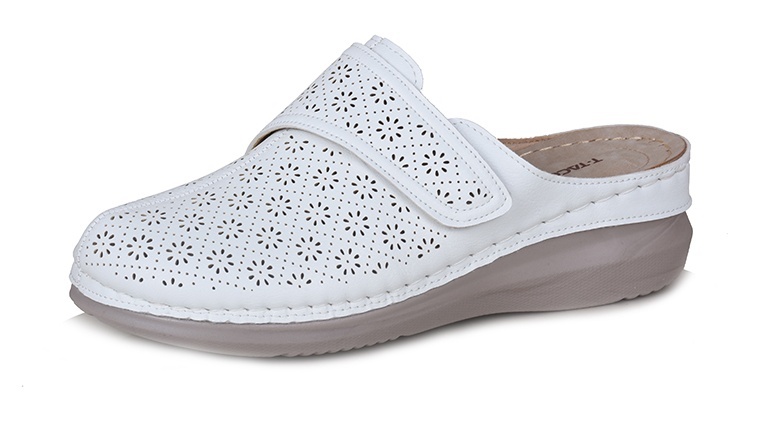 

Сабо женские T.TACCARDI comfort LL24SS-42 белые 39 RU, Белый, LL24SS-42