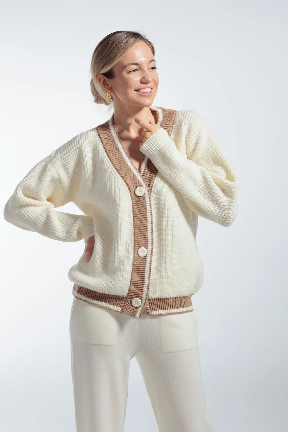 

Кардиган женский BonnyWool BW00177-1 белый XS/S, BW00179K-2