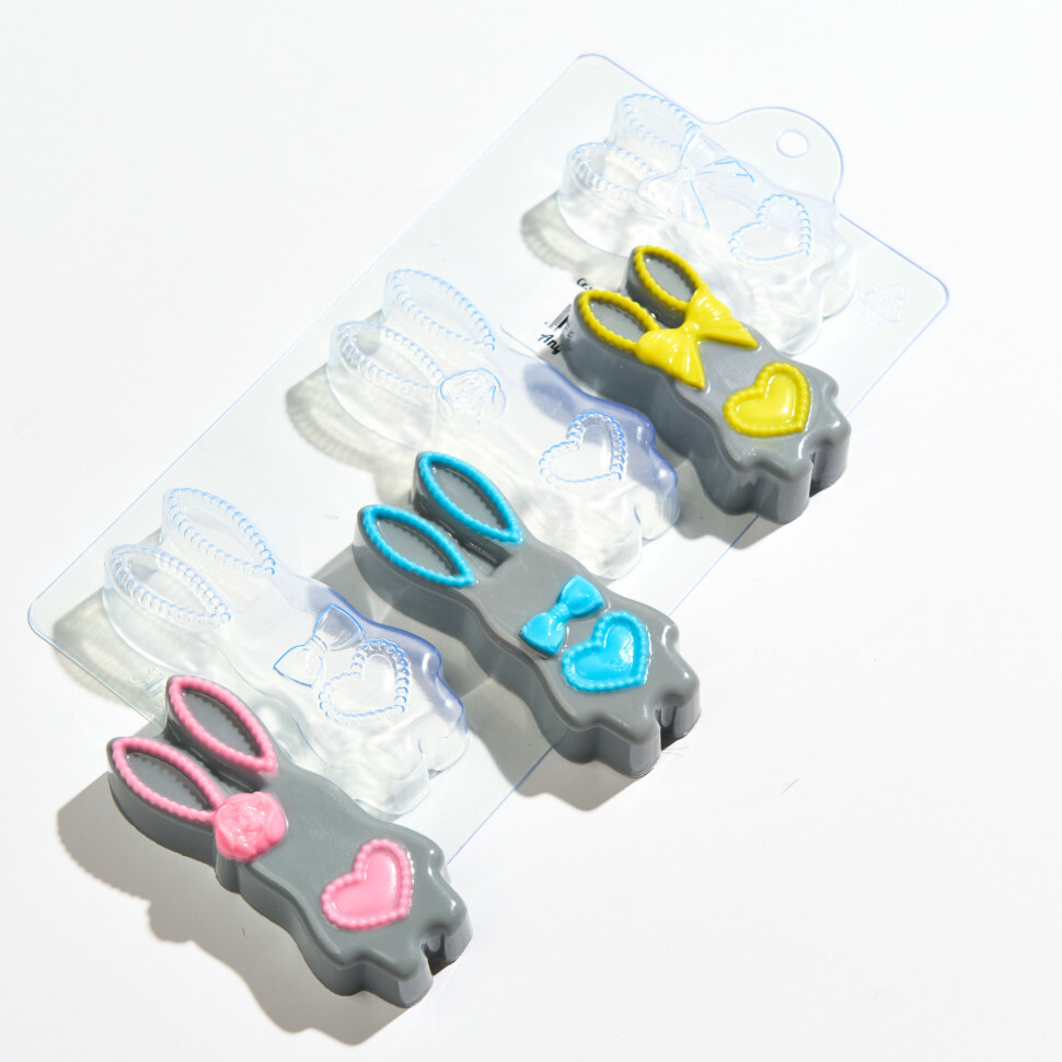 

Семья зайчат форма из пластика для мыла, шоколада AnyMolds