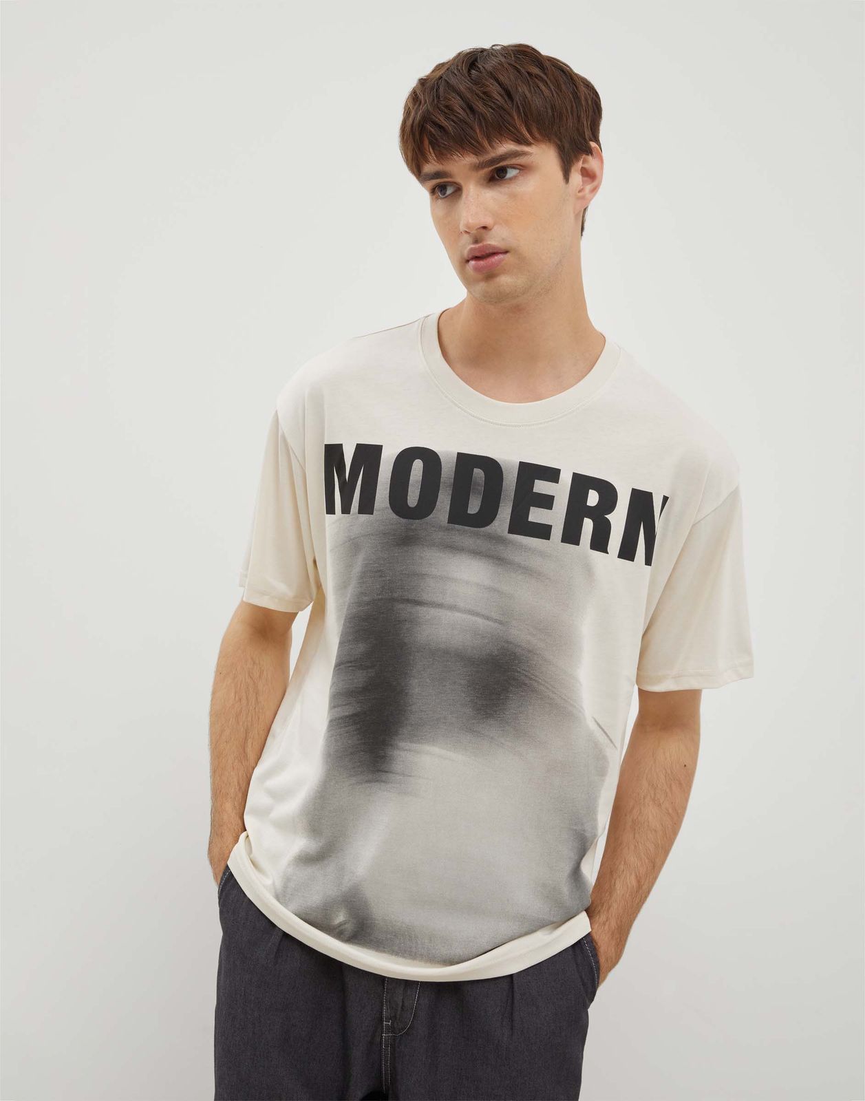 

Футболка мужская Gloria Jeans BKT016374 светло-бежевый M/182, BKT016374