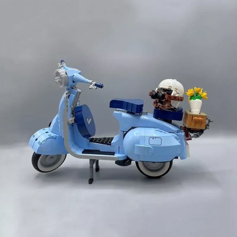 

Конструктор Lepin Мотоцикл Скутер Веспа 125, подвижные элементы 1106 дет LE96800, LE-96800