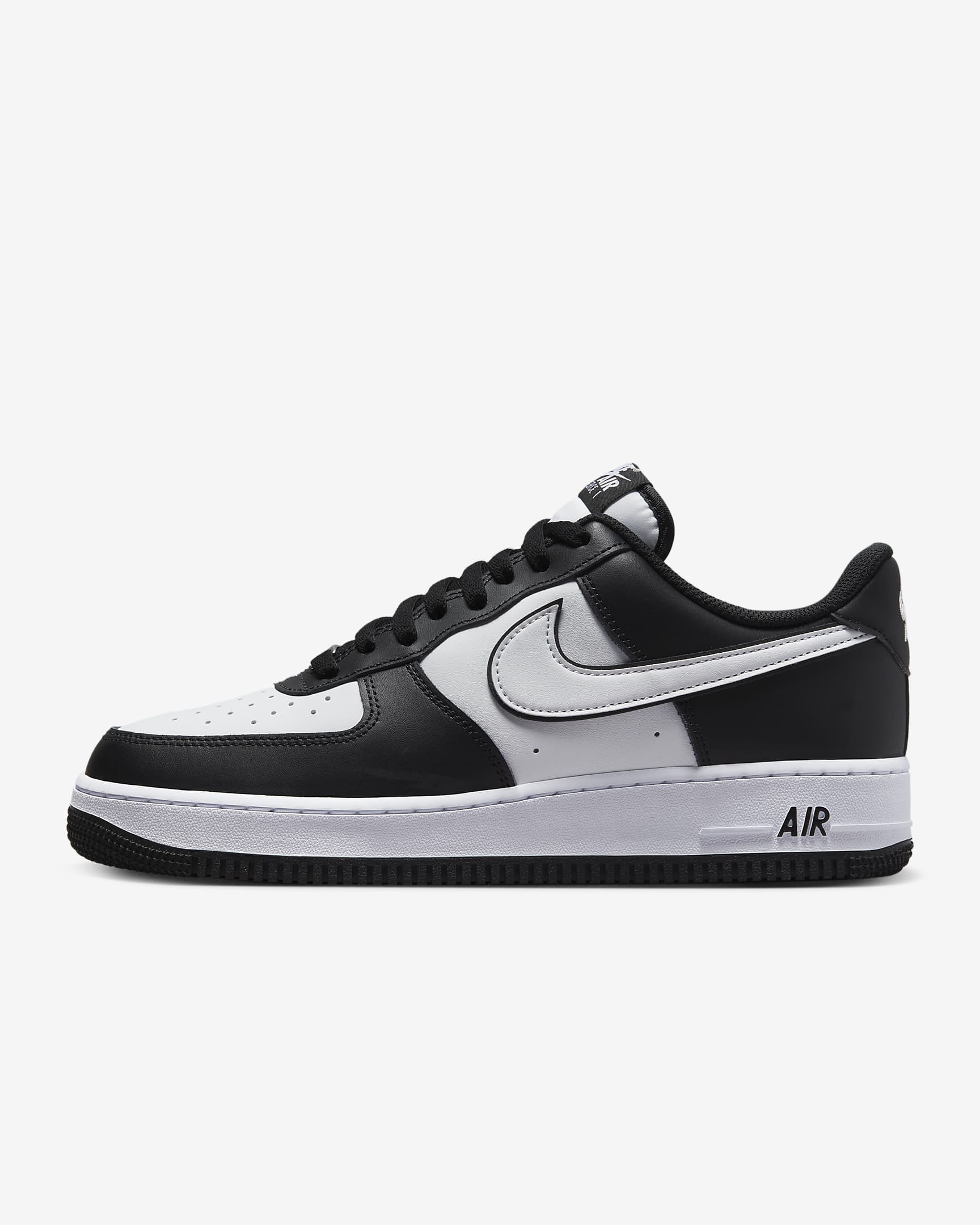 

Кроссовки мужские Nike M Air Force 1 черные 8.5 US, Черный, M Air Force 1