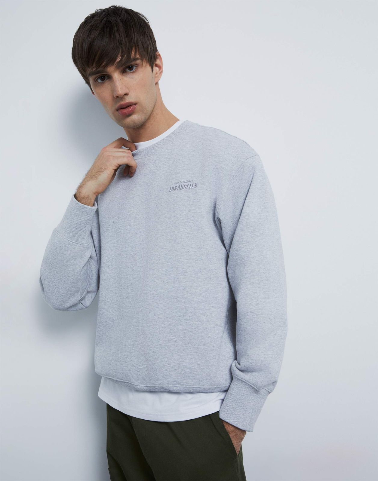 

Свитшот мужской Gloria Jeans BAC012776 серый XL (52-54), BAC012776